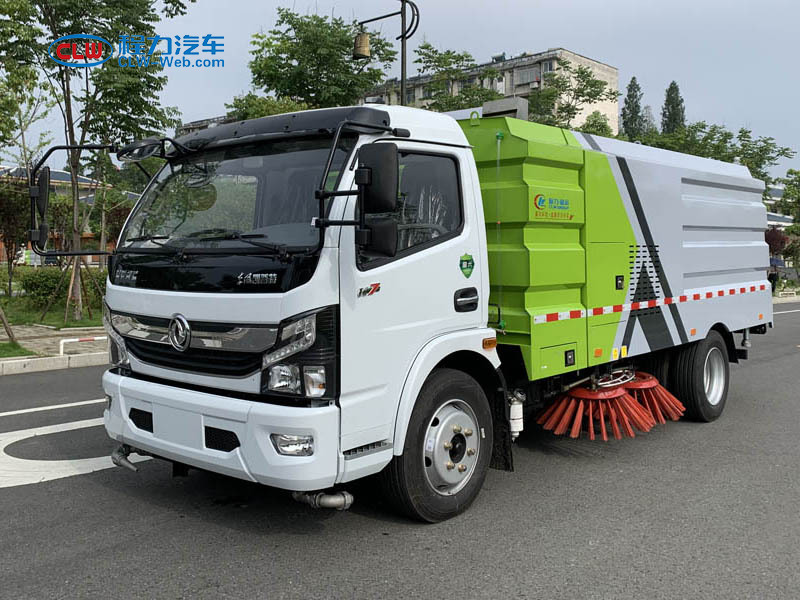 東風8噸高端掃路車(chē)