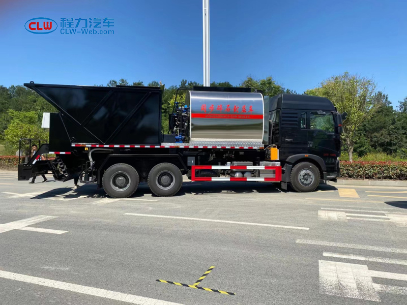 重汽6X4 同步碎石封層車(chē)