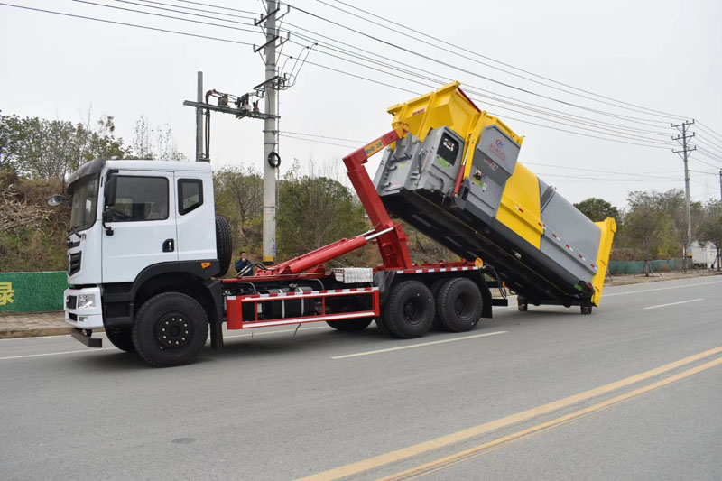 東風25噸勾臂垃圾車(chē)