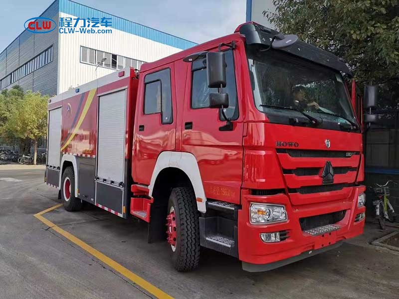 重汽豪沃8噸水罐消防車(chē)