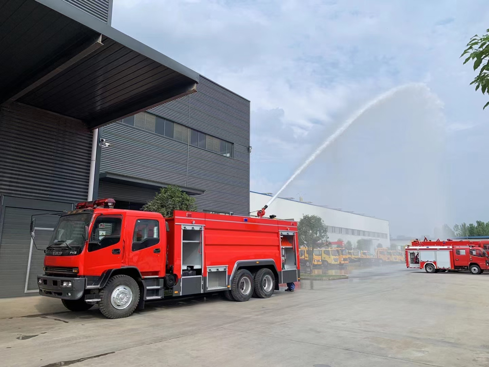 五十鈴後八輪12噸水罐消防車(chē)