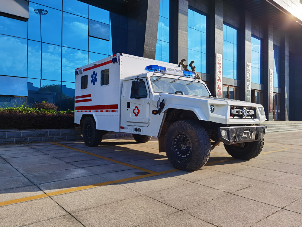 東風猛士軍用防彈越野型救護車(chē)