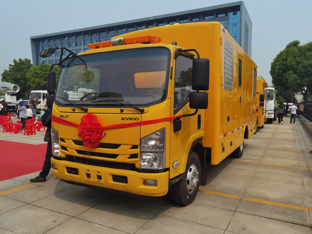 五十鈴100KW應急電(diàn)源車(chē)