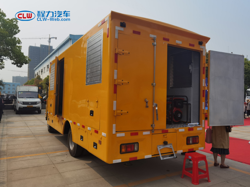 五十鈴100KW應急電(diàn)源車(chē)