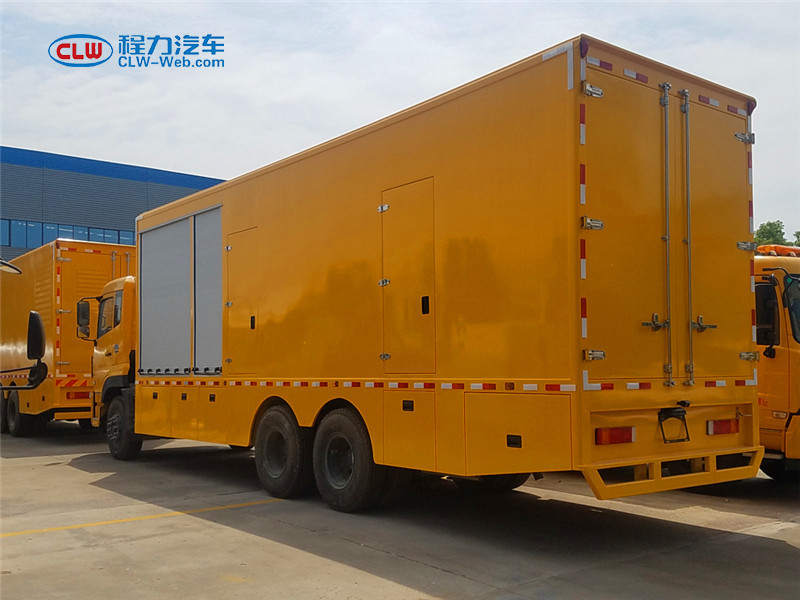 東風天龍800KW-1000KW應急電(diàn)源車(chē)