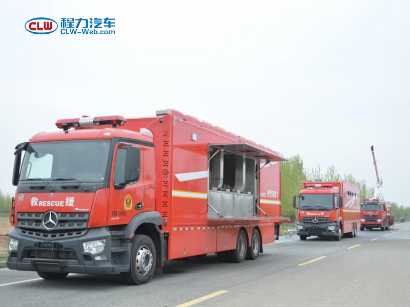 奔馳6X4野外(wài)炊事餐車(chē)