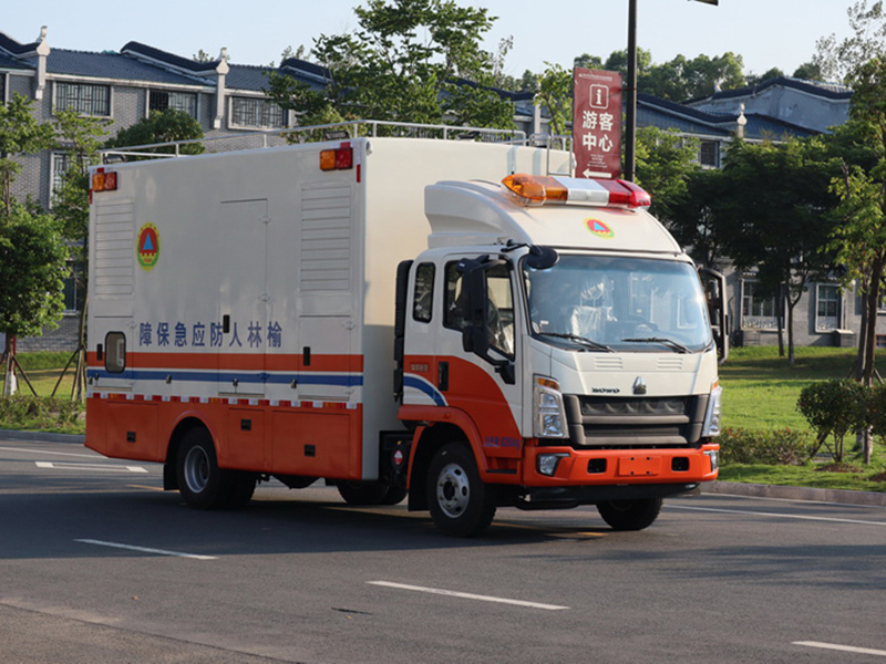 重汽100KW移動應急電(diàn)源車(chē)