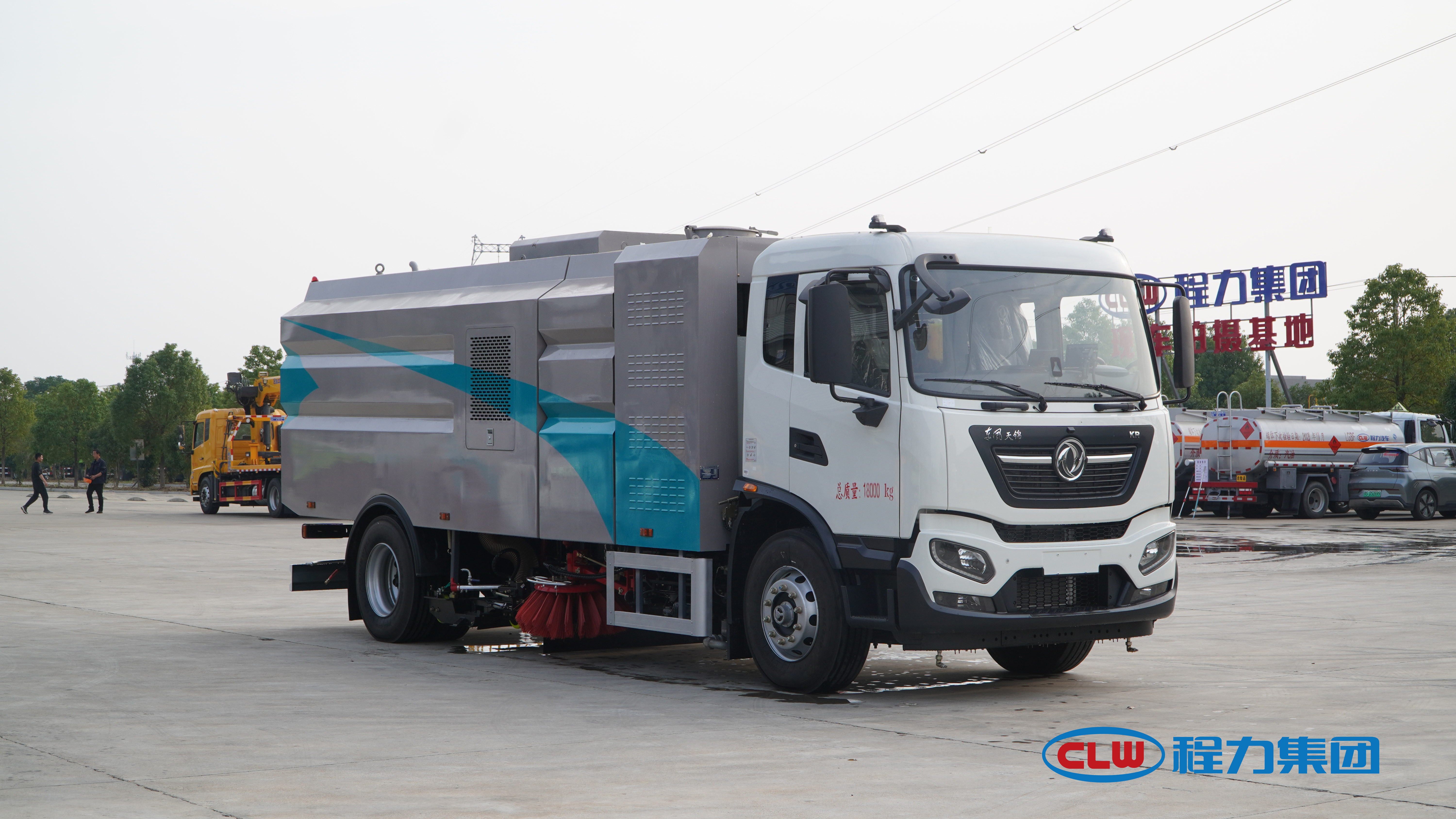 東風天錦18噸CL5182TXSBEV純電(diàn)動洗掃車(chē)